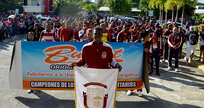 UNEV Reconocen Atletas Destacados Durante Juegos Nacionales Universitarios 2017