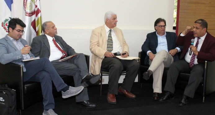 Edwin Ricardo, Claudio Adams, Santiago Kalaf, Hugo Barros y Edwin Ricardo