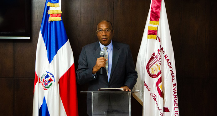 Epifanio González Minaya, rector UNEV