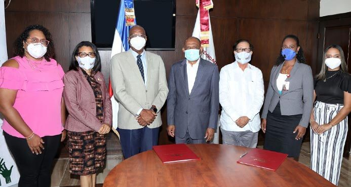 Angélica Vásquez, Santa Guzmán, Epifanio González Minaya, Manuel Matos, Juan Guerrero Ávila, Isabel Jerez y Laura Ovalle