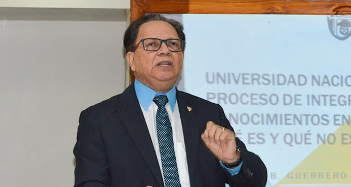 Juan B. Guerrero Ávila elegido como nuevo rector de la UNEV 2021-2024