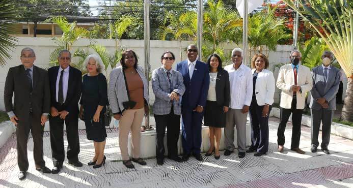 Miembros de la FEU y del Consejo Académico UNEV