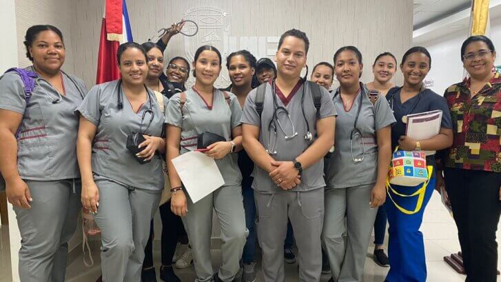 Escuela de Enfermería de la UNEV realiza operativo en el Día Mundial de la Hipertensión