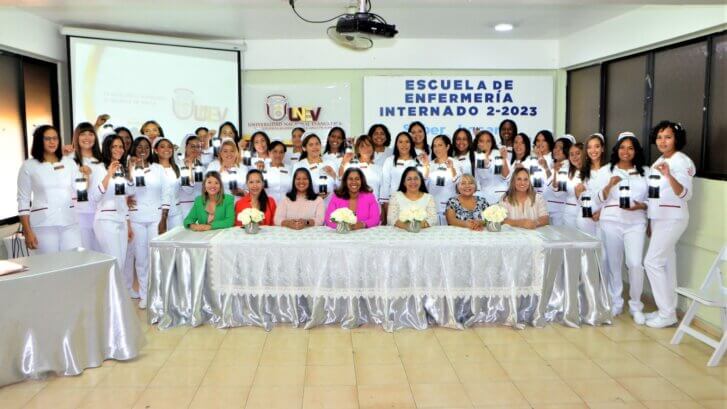 Escuela de Enfermería de la Universidad Nacional Evangélica realiza acto de inicio de internado cuatrimestre 2-2023