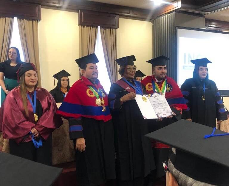 Reconocen con título honorífico en Costa Rica a Vicerrectora Académica de la UNEV