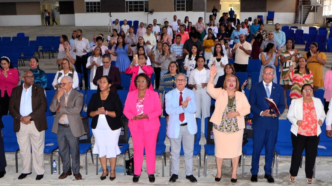 UNEV recintos Santiago y Santo Domingo celebran culto de acción de gracias por graduación 67