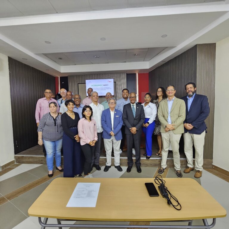 Nueva plataforma digital de UNEV amplía mercado a productores del campo
